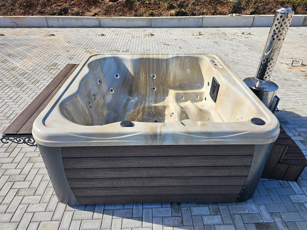 Square hot tub - Image 4